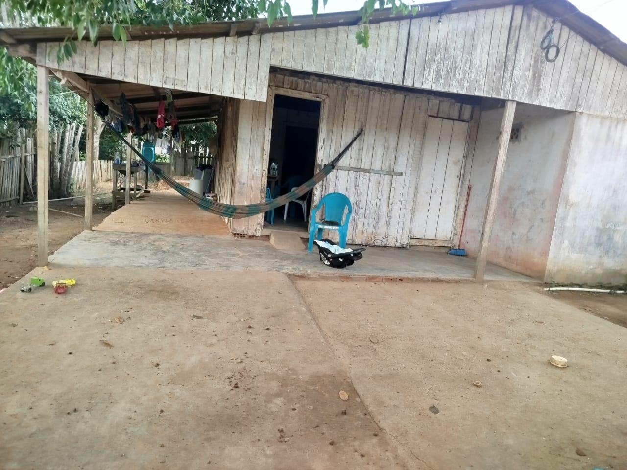 🏡 Terreno 15m x 20m com Casa no Bairro Baixada